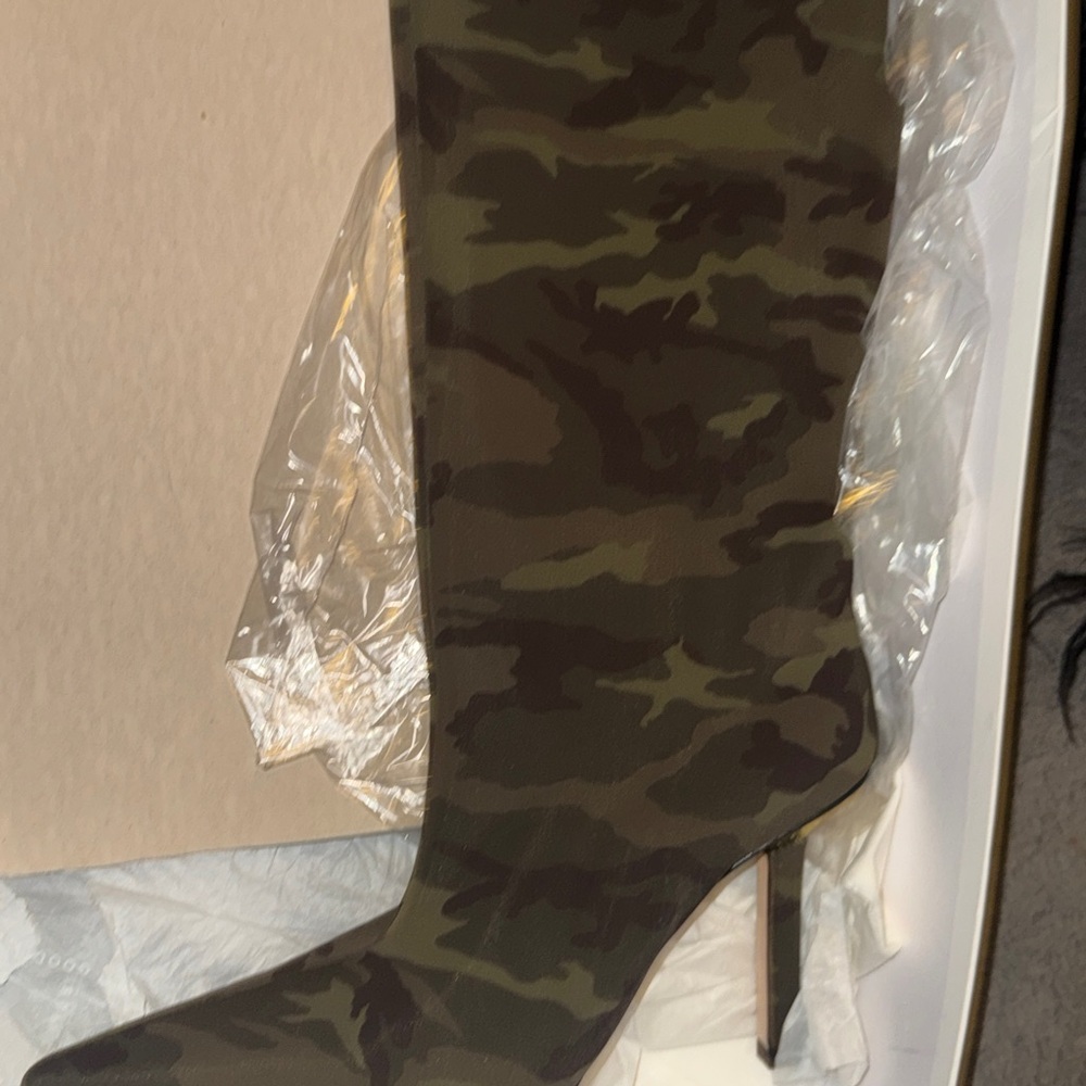 Good American Camouflage Heeled Boots